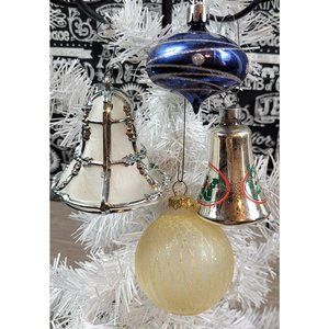 4 Vintage Christmas Ornamanets (1 Hallmark)🎄